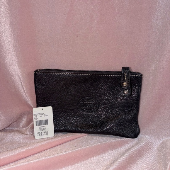 BNWT Authentic Roots Medium Zip Pouch – Black Pebbled Leather - Picture 2 of 4